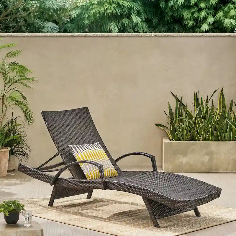 Roomfitters PE Wicker Chaise Lounge with Arm for Outdoor Relaxation, Adjustable Backrest, Stylish Patio Furniture