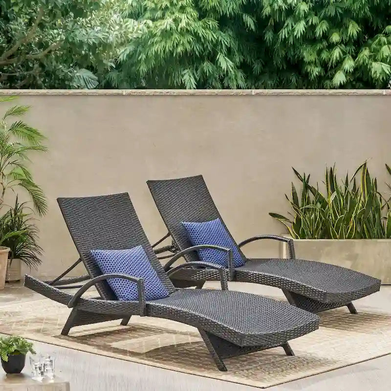 Roomfitters PE Wicker Chaise Lounge with Arm for Outdoor Relaxation, Adjustable Backrest, Stylish Patio Furniture